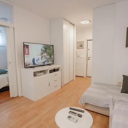 Flora Apartment Split