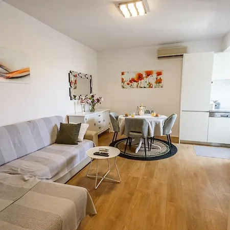 Apartment Flora Split