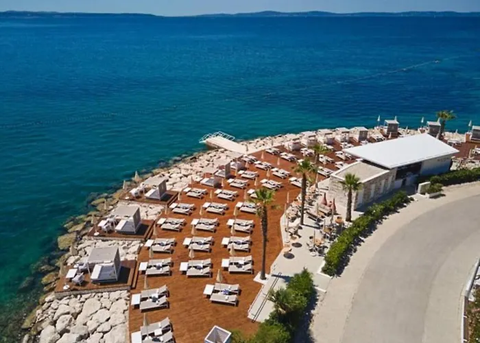 Flora Apartment Split